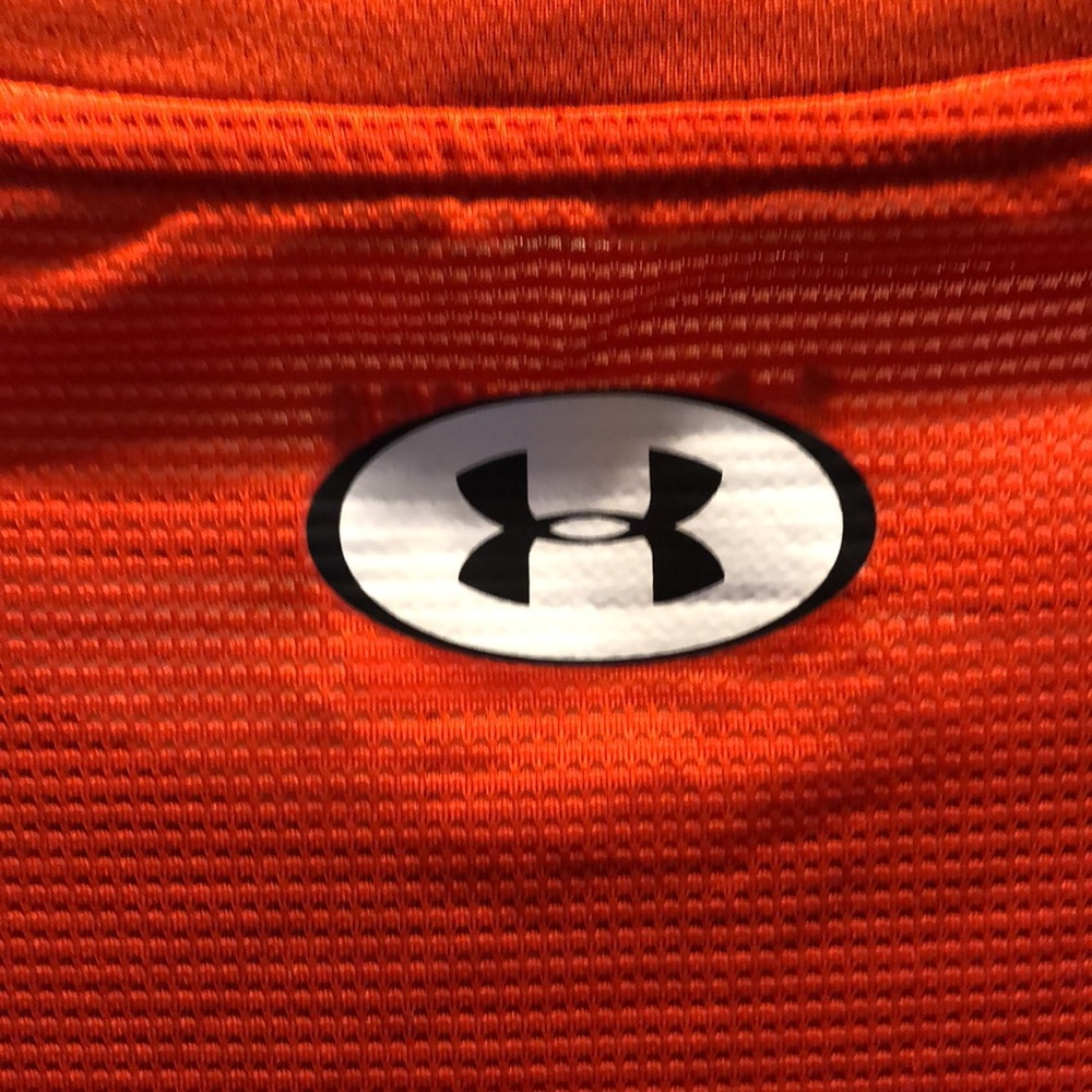 Under Amour Shirt - Picture 3 of 5